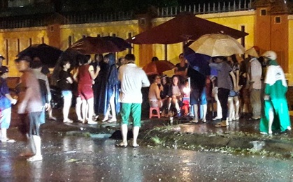 Bình Dương: Bé trai 8 tuổi bị nước cuốn trôi xuống cống sau trận mưa lớn