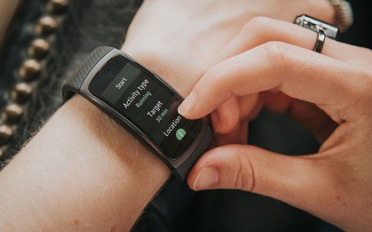 Khoẻ khoắn suốt 24h với vòng tay thể thao thông minh Gear Fit2