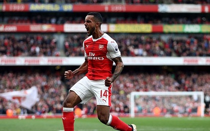 Arsenal nhọc nhằn hạ Swansea nhờ cú đúp của Walcott