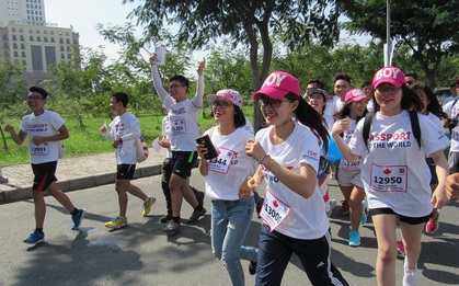 Màu áo sinh viên Mỹ rạng rỡ trên đường chạy Terry Fox