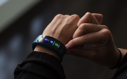 Samsung Gear Fit2 - Trợ thủ sức khỏe kiêm kho nhạc thông minh