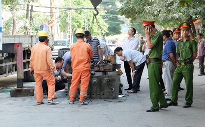 Công an khám nghiệm bốt điện nổ khiến 5 người thương vong ở Hà Đông
