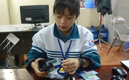 Chấp nhận bấm lỗ thẻ học sinh vi phạm giao thông
