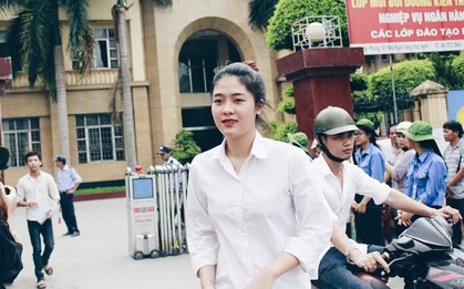 Thí sinh kết thúc buổi thi môn Văn, nhiều người bất ngờ vì "đoán sai đề"