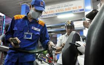 Giá xăng hôm nay: Tiếp tục giảm mạnh