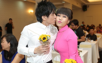 Đan Trường, Phương Thanh đến họp báo ủng hộ Việt Hương làm liveshow miễn phí cho 11.200 sinh viên
