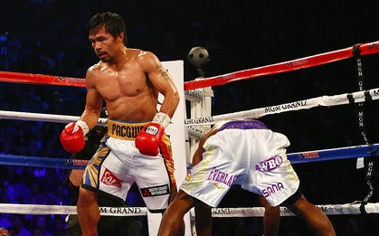 Pacquiao 2 lần đấm gục Timothy Bradley trong trận đấu chia tay võ đài