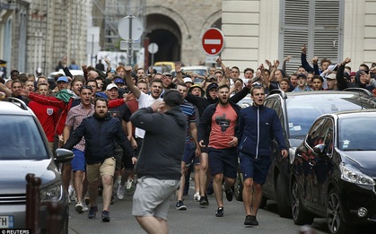 36 người bị bắt trong vụ hooligan Nga và Anh hẹn quyết chiến ở Lille