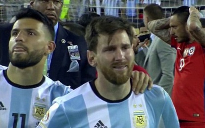 Có một Messi yếu mềm hơn Ronaldo