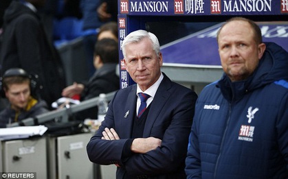 Huấn luyện viên thứ 2 bị sa thải ở Premier League