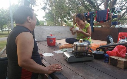 Giữa cuộc sống bộn bề, câu chuyện tình trên xe tải sẽ khiến bạn có thêm niềm tin vào cuộc sống
