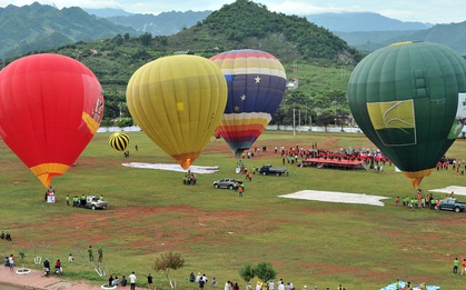Trải nghiệm ngắm cao nguyên Mộc Châu trên khinh khí cầu khổng lồ