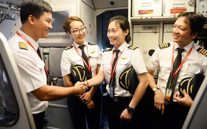 Gặp 2 nữ phi công 9X đầu tiên của hàng không Việt Nam