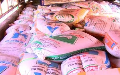 Thu giữ hơn 8 tấn mỡ bẩn đang trên đường ra Hà Nội tiêu thụ