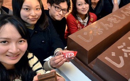 Học sinh các nước châu Á làm gì để cầu mong may mắn trong dịp thi cử?