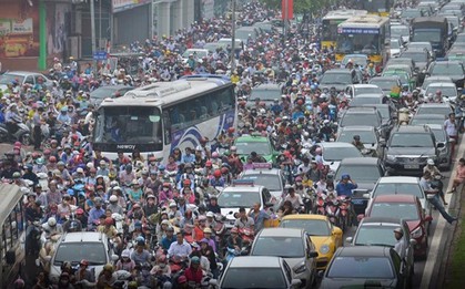 Hà Nội cấm xe máy năm 2025: "Người dân nên bỏ thói quen 100m cũng đi xe máy"
