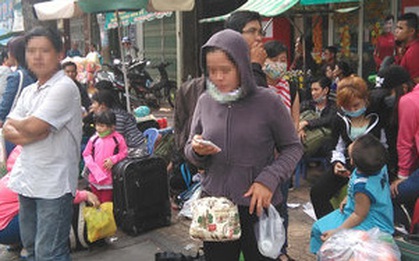Bán vé xong, nhà xe để khách chờ xe quay vòng hơn 3 tiếng