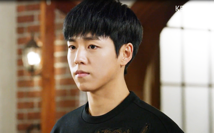 “Moorim School”: Lee Hyun Woo đổi kiểu tóc “úp tô” làm fan chưng hửng