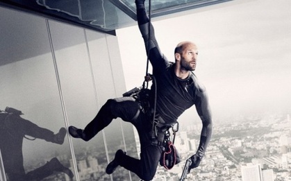 Thót tim xem "Sát thủ" Jason Statham cứu Jessica Alba trong "Mechanic: Resurrection"