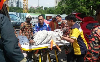 Một phụ nữ bỏng nặng vì nghe điện thoại trong lúc bơm xăng