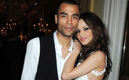 Họa mi Cheryl vẫn còn yêu say đắm Ashley Cole
