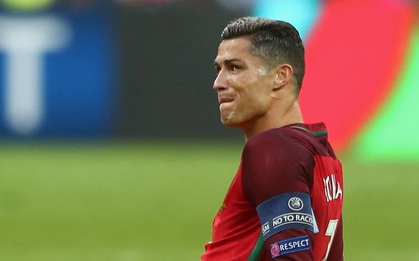 Báo thân Barca nêu 8 lý do Ronaldo không xứng đáng giành Quả bóng vàng 2016