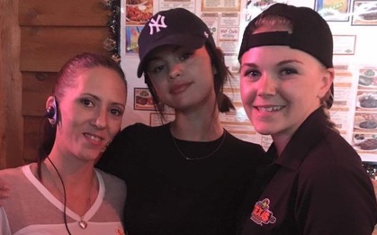Selena Gomez xuất hiện trở lại sau thời gian dài vắng bóng vì trầm cảm