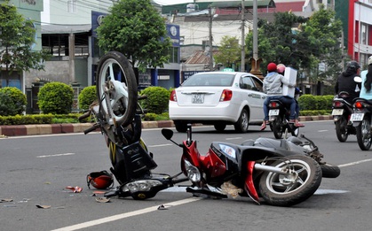 Điều gì đã khiến người ta không đủ can đảm dừng xe lại hay đón một nạn nhân vương vãi máu lên xe của mình?
