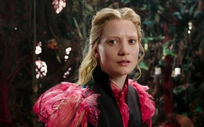 6 tiết lộ cực thú vị của "Alice Through the Looking Glass"