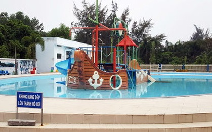 Bé trai 7 tuổi chết đuối trong hồ bơi 1,9m