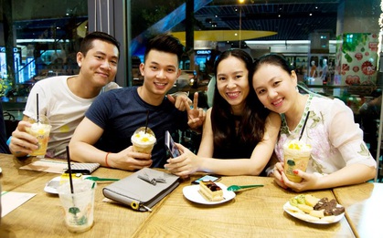 Thưởng thức trà đào xay với kem sữa tươi béo ngậy