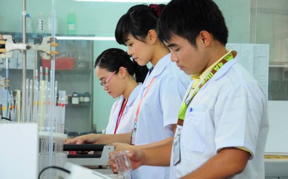 Chọn trường đại học uy tín để thực hiện ước mơ Dược sĩ