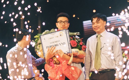 Clip: Đã tìm ra nam sinh hát Tiếng Anh hay nhất Hà Nội!