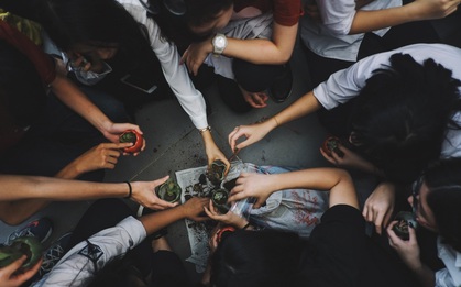 Sự kiện có 1-0-2: Teen Ams cuối cấp trồng cây và "chôn" điều ước trước ngày chia tay
