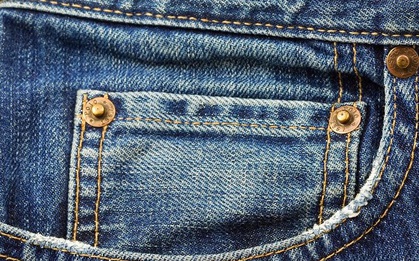 Không phải bao cao su, thế cái túi nhỏ trên quần jean dùng để đựng gì?