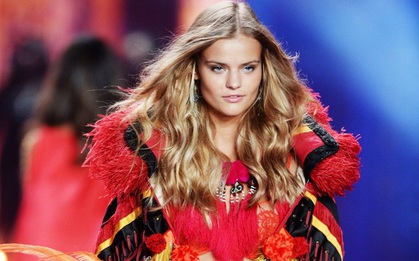 Thí sinh Next Top này diễn "Victoria's Secret" nhiều hơn cả giám khảo!