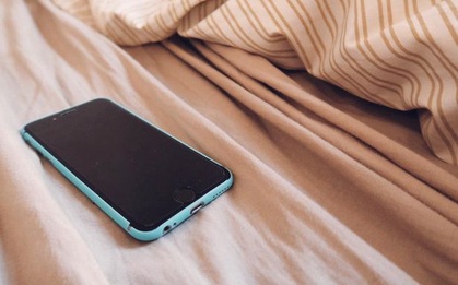 Bỏ ngay những đồ vật này khỏi giường ngủ nếu không muốn tăng nguy cơ ung thư