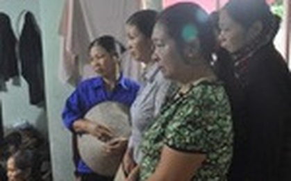 Nỗi đau khôn nguôi của mẹ bé gái 5 tuổi bị bố ép uống thuốc diệt cỏ