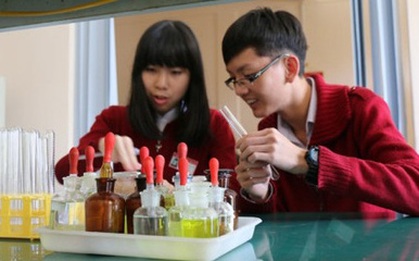 Hai học sinh Đà Lạt đoạt giải quốc tế nghiên cứu tiêu diệt tế bào ung thư