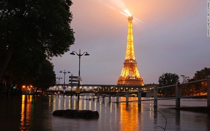 Paris chìm trong trận lụt lớn nhất 100 năm qua