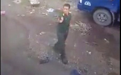 Xác minh clip người mặc quân phục cầm súng dọa bắn tài xế