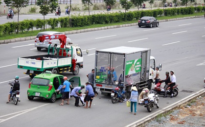 Nhiều xe con dửng dưng, bỏ mặc đôi nam nữ đang nguy kịch