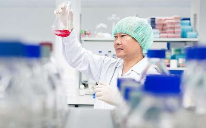 Bác sĩ người Việt biến niềm đam mê những vết thương thành công ty 700 triệu USD tại Singapore