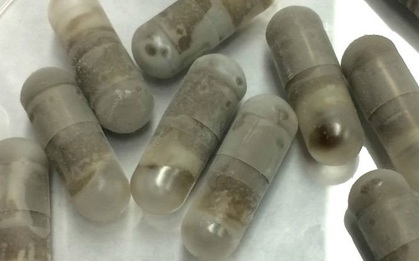 Thử nghiệm "thuốc tiên" để giảm cân làm từ... phân người