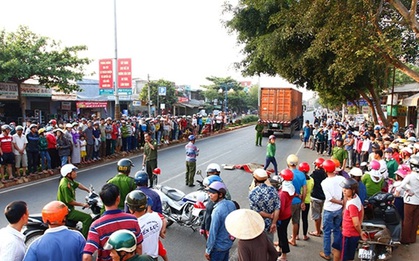 Đón con đi học về, thai phụ bị xe container cán tử vong