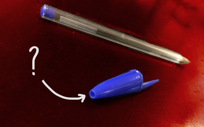 Tại sao trên nắp bút bi hay có cái lỗ nhỏ?