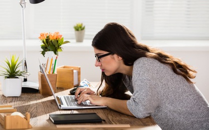 Hội ngồi quá nhiều giờ trong ngày coi chừng 7 vấn đề sức khỏe sau ghé thăm