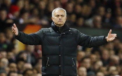 Nhân viên Man Utd kêu trời vì Mourinho không cho nghỉ Giáng sinh