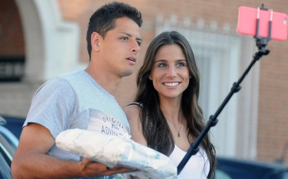 Chicharito bất ngờ chia tay người tình tin đồn của Ronaldo