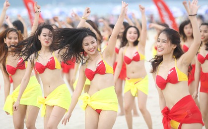 Vietjet lại "gây sốt" với bikini